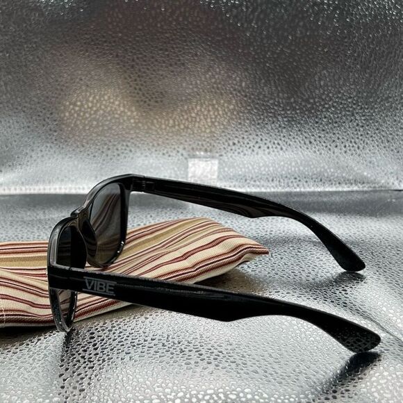 VIBE Ultra Violet Sunglasses Unisex Black Polaroid Glare Blocking Classic Retro - Picture 4 of 6